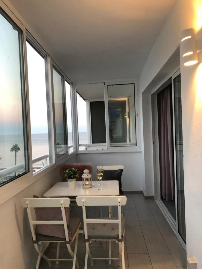 Victoria Luxury Beachfront Apartment In Benalmadena Costa Εξωτερικό φωτογραφία